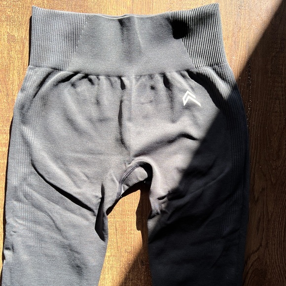 Classic 2.0 Seamless Leggings in Coal - Picture 9 of 9